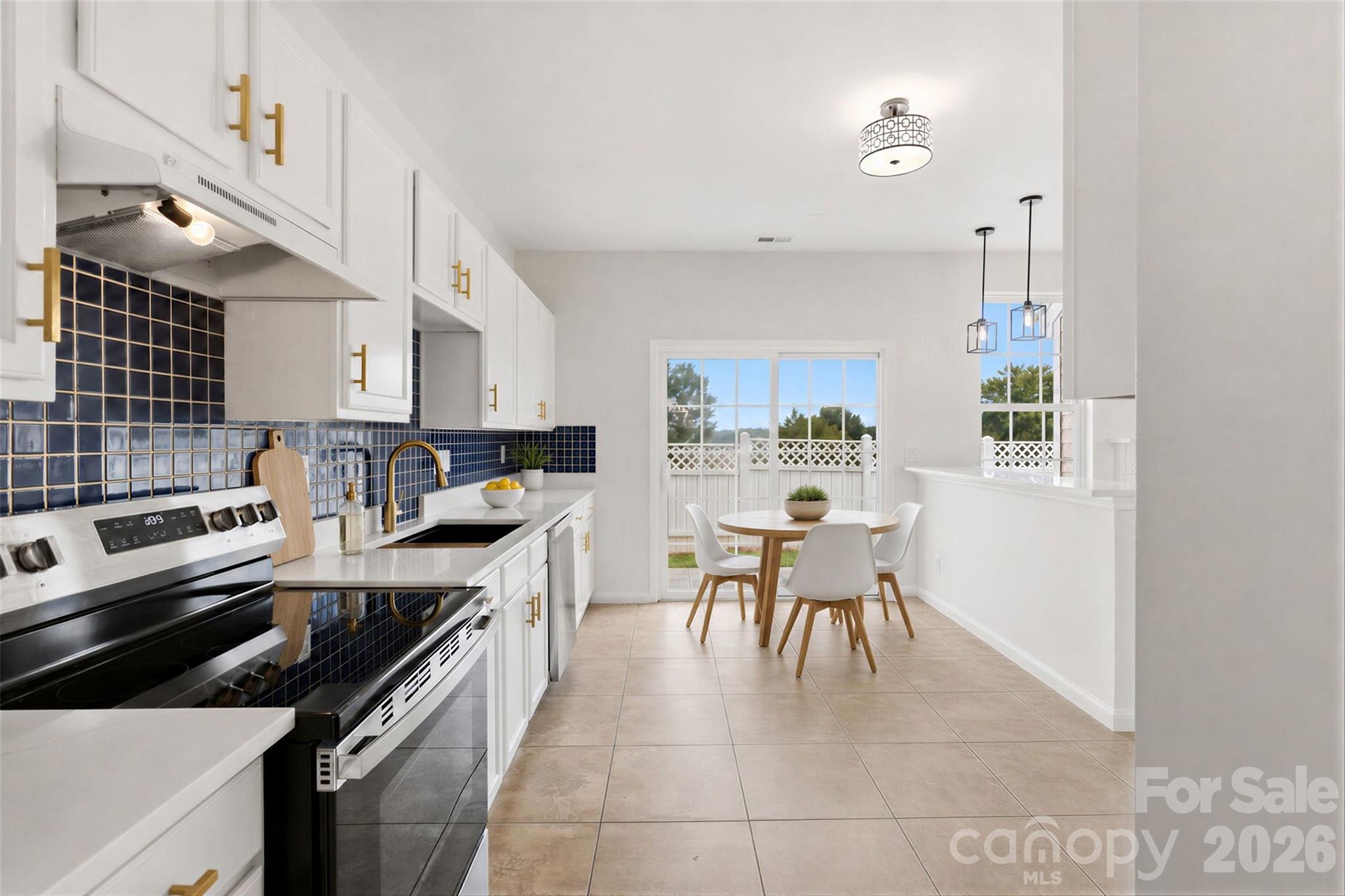 7539 Bluff Point Lane