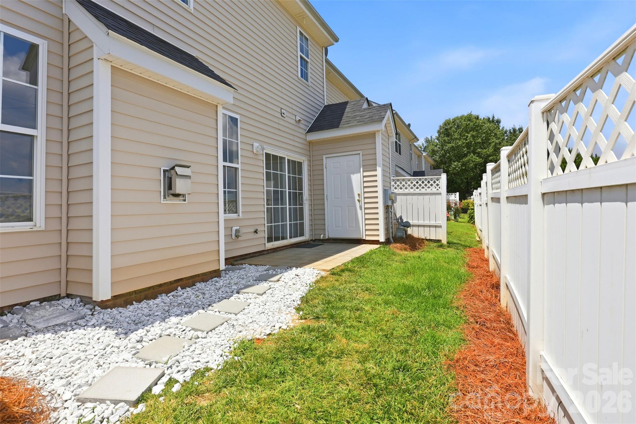 7539 Bluff Point Lane