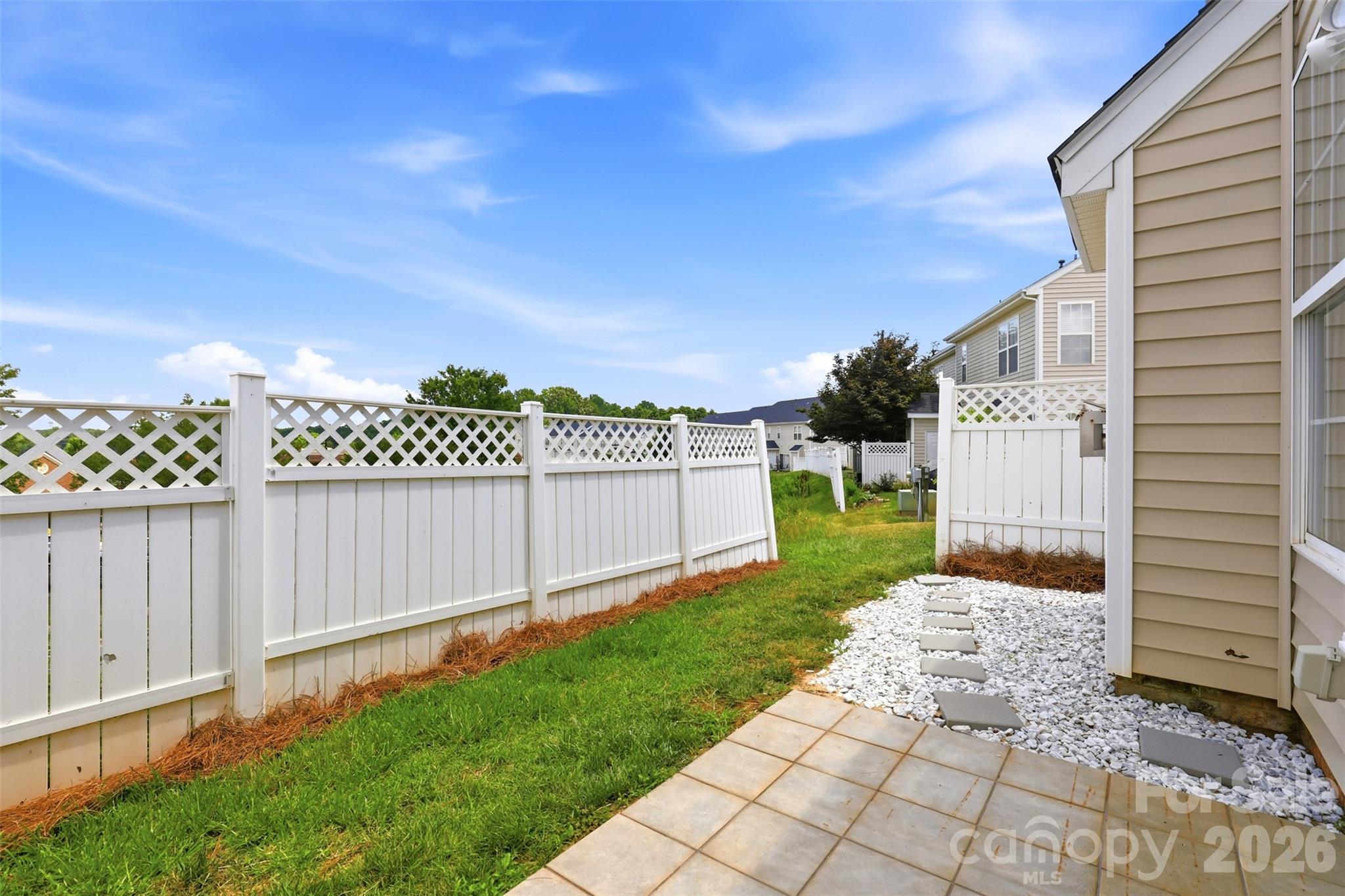 7539 Bluff Point Lane