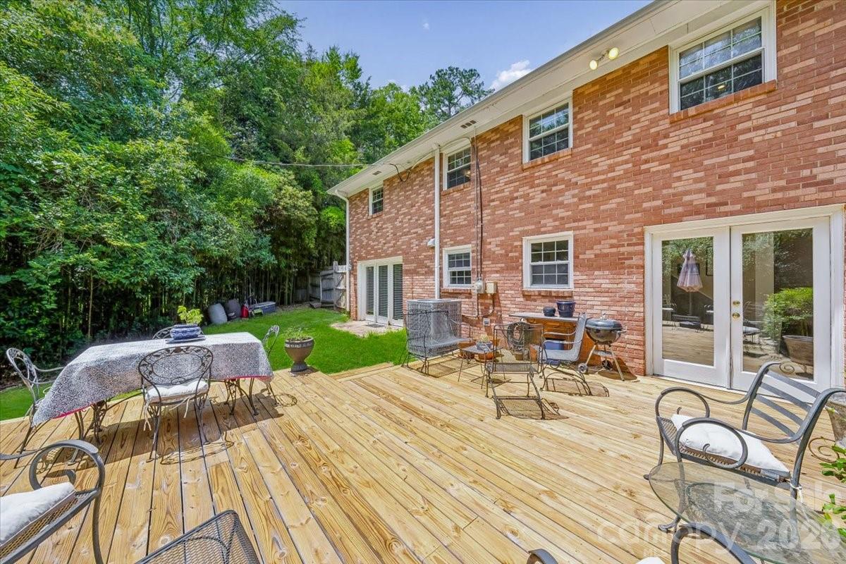 1135 Blueberry Lane
