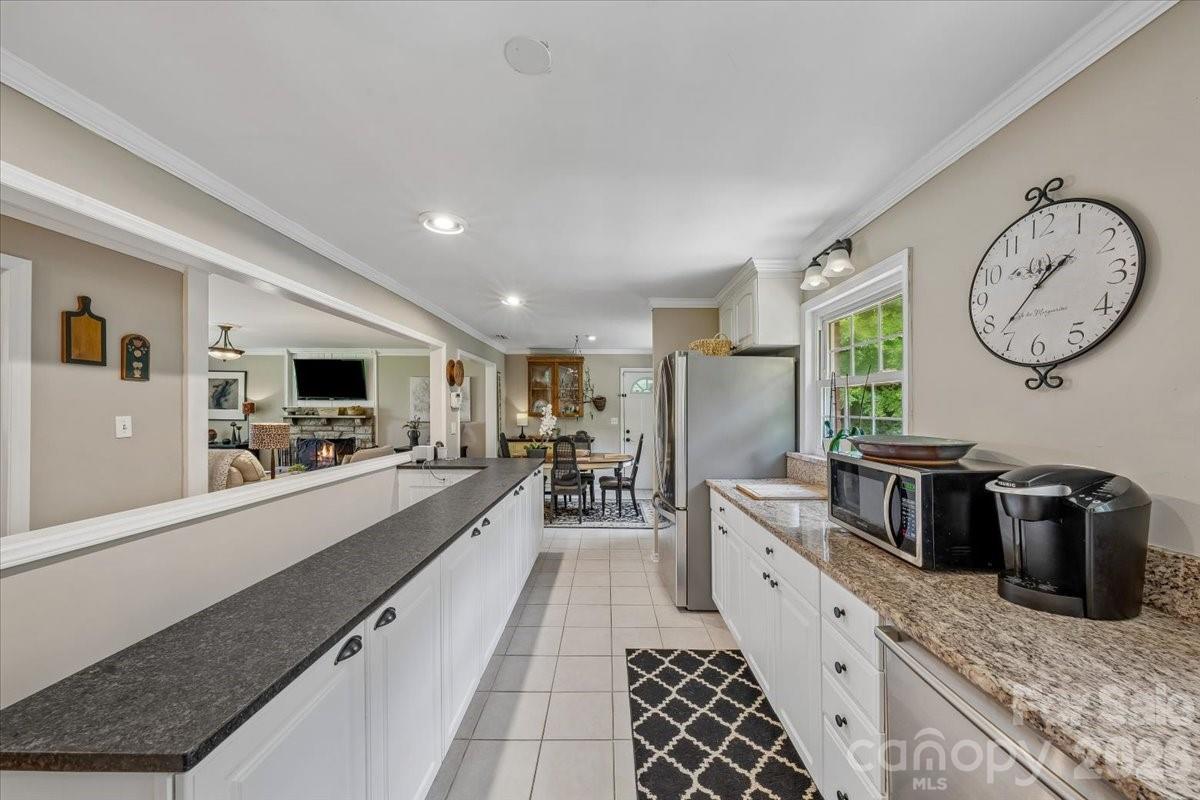 1135 Blueberry Lane