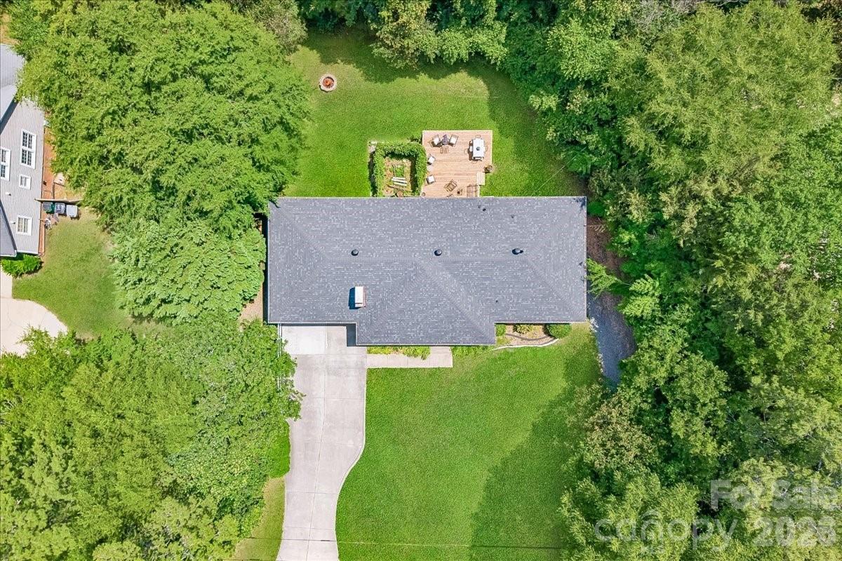 1135 Blueberry Lane