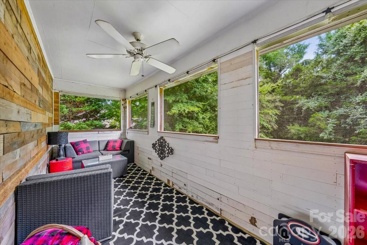 1135 Blueberry Lane