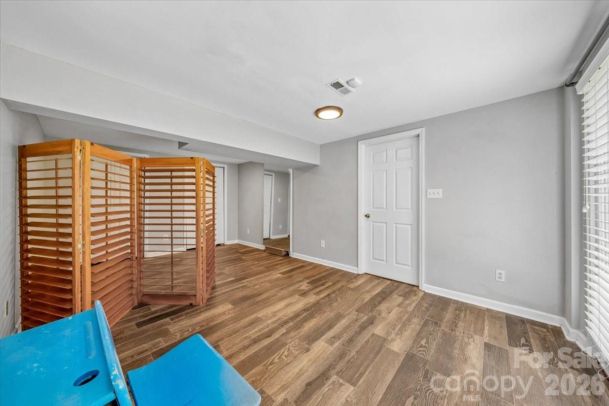 1135 Blueberry Lane