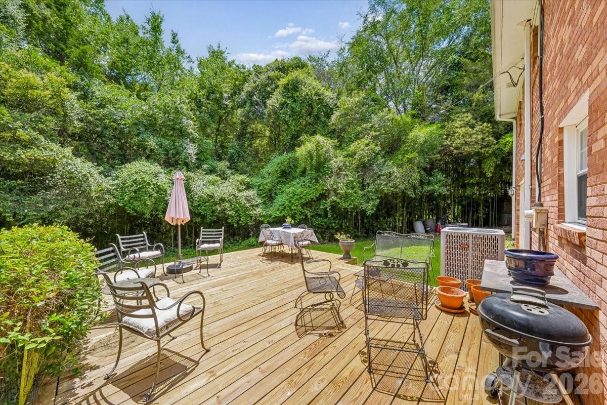 1135 Blueberry Lane