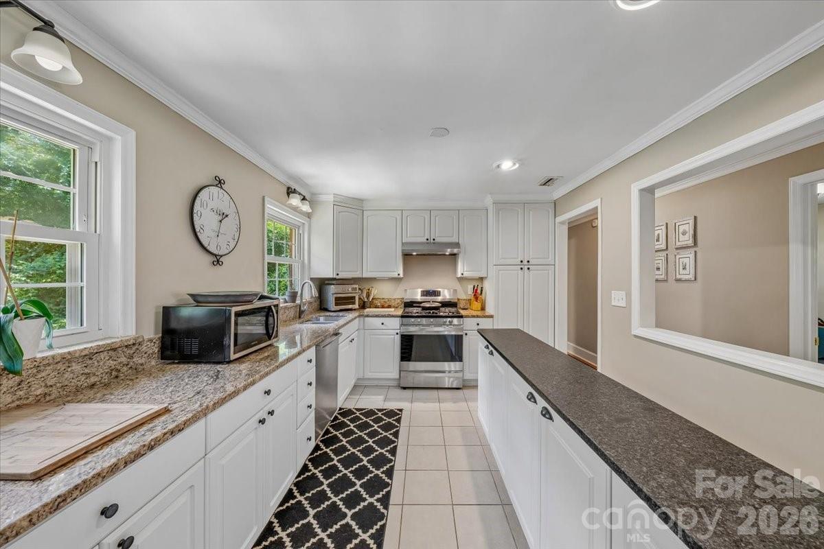 1135 Blueberry Lane