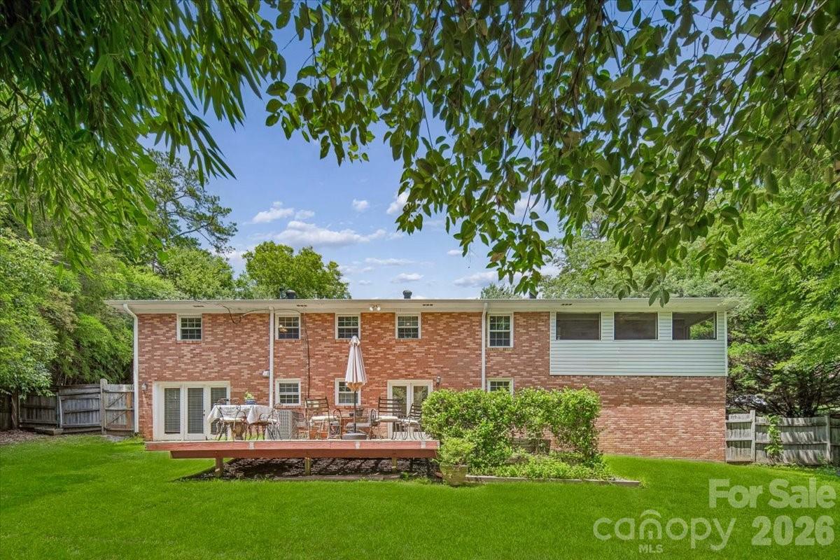 1135 Blueberry Lane