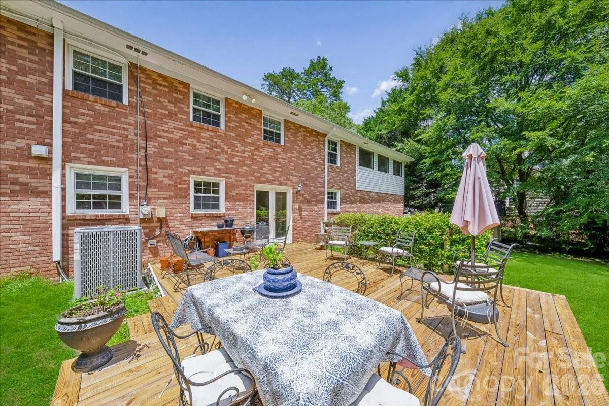 1135 Blueberry Lane