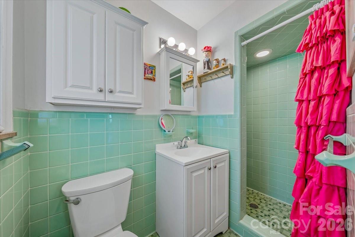 1135 Blueberry Lane