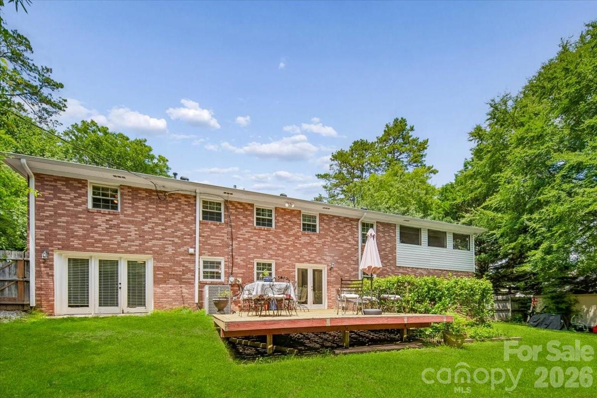 1135 Blueberry Lane