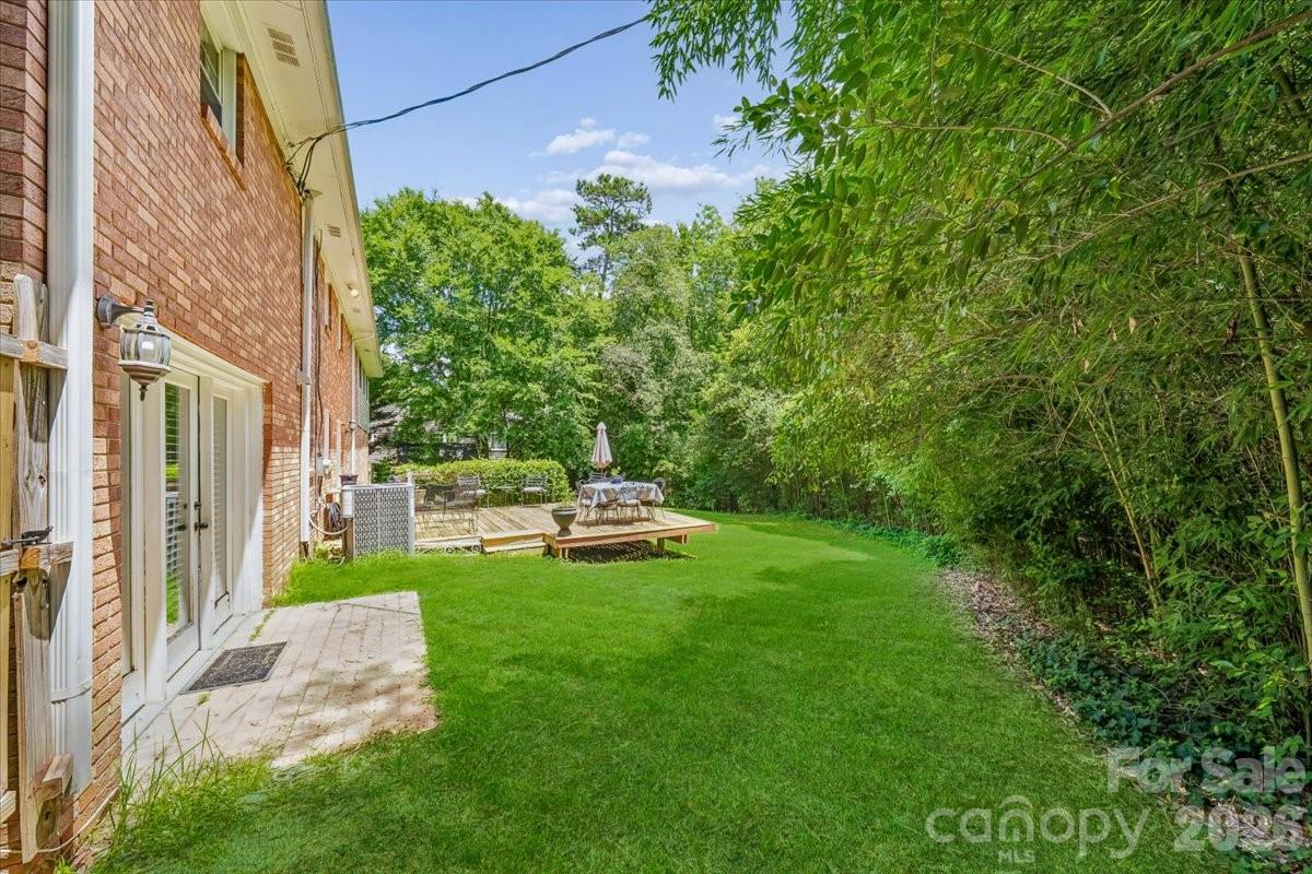 1135 Blueberry Lane