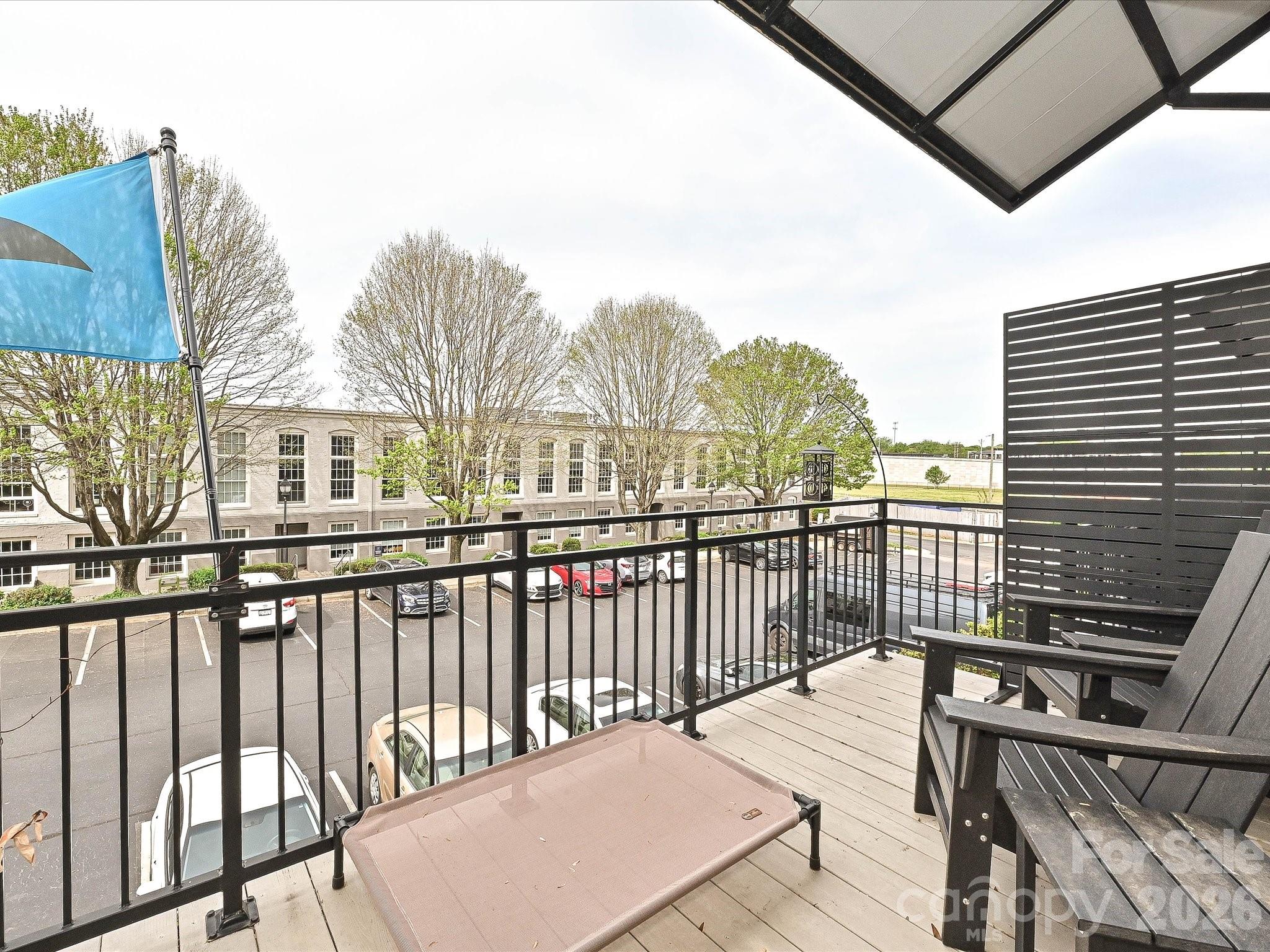 432 E 33rd Street