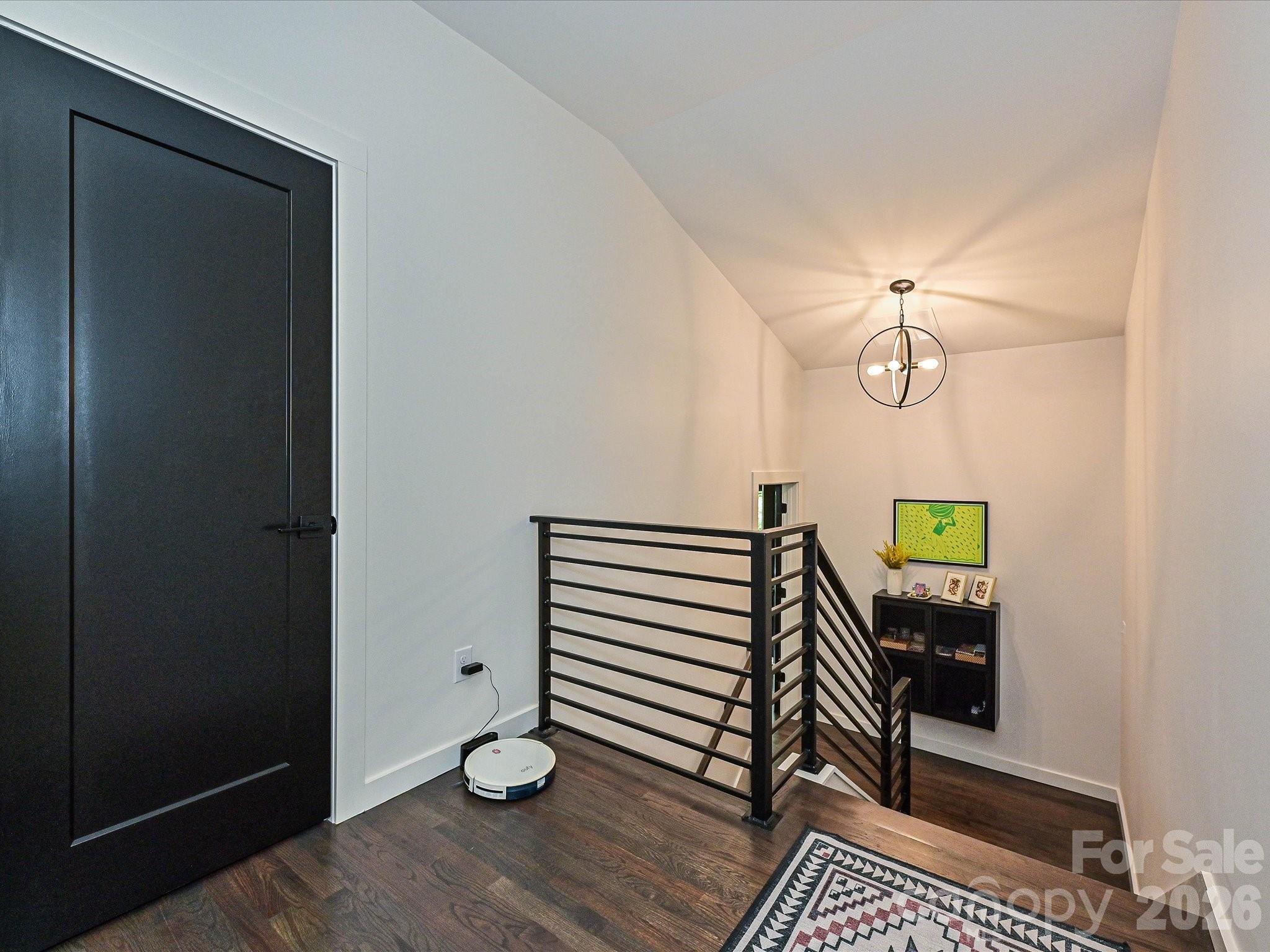 432 E 33rd Street
