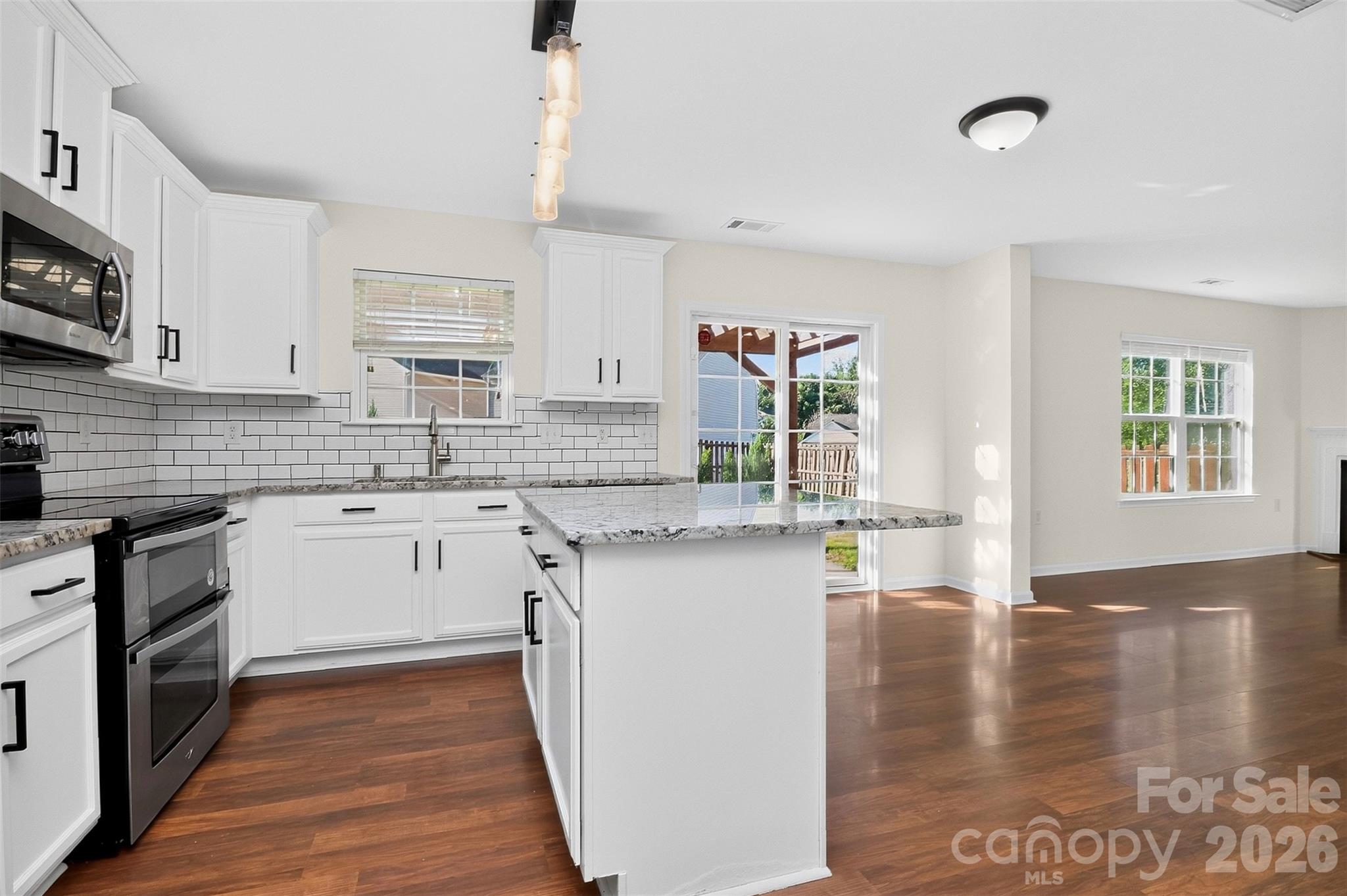 2043 Grimley Lane