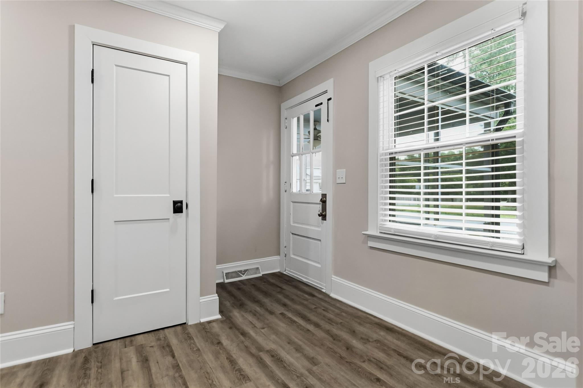 201 W Elm Street