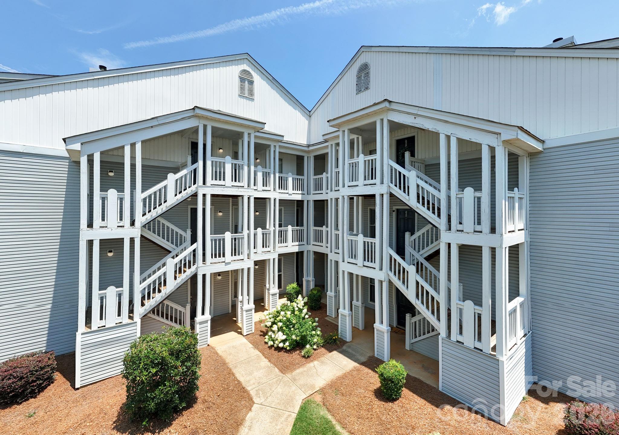 11 Hamiltons Bay Court