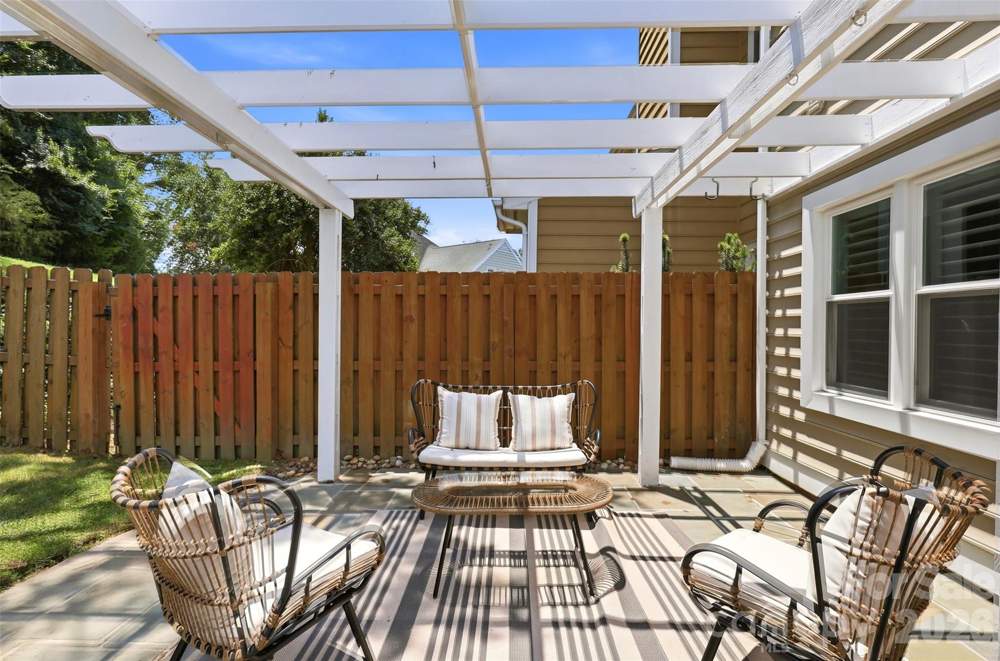 2552 Middlebridge Lane