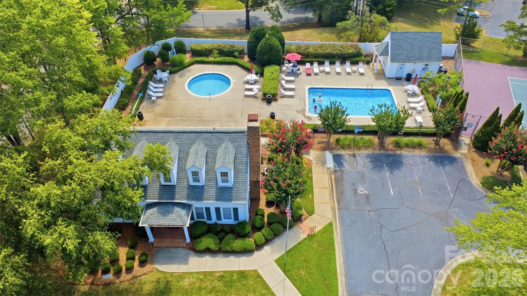 2552 Middlebridge Lane