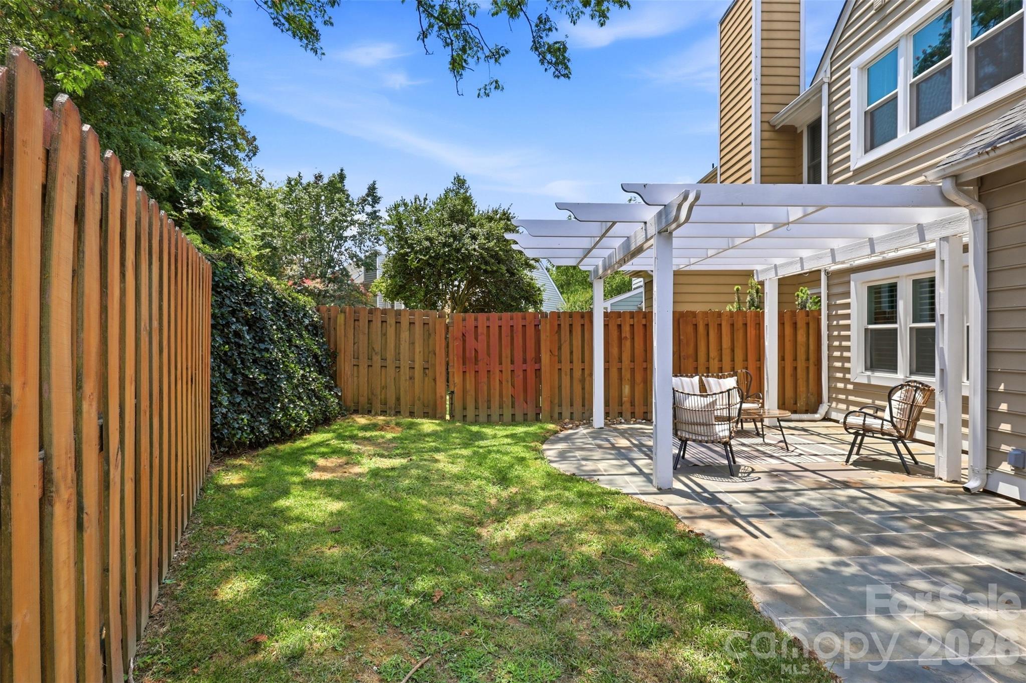 2552 Middlebridge Lane