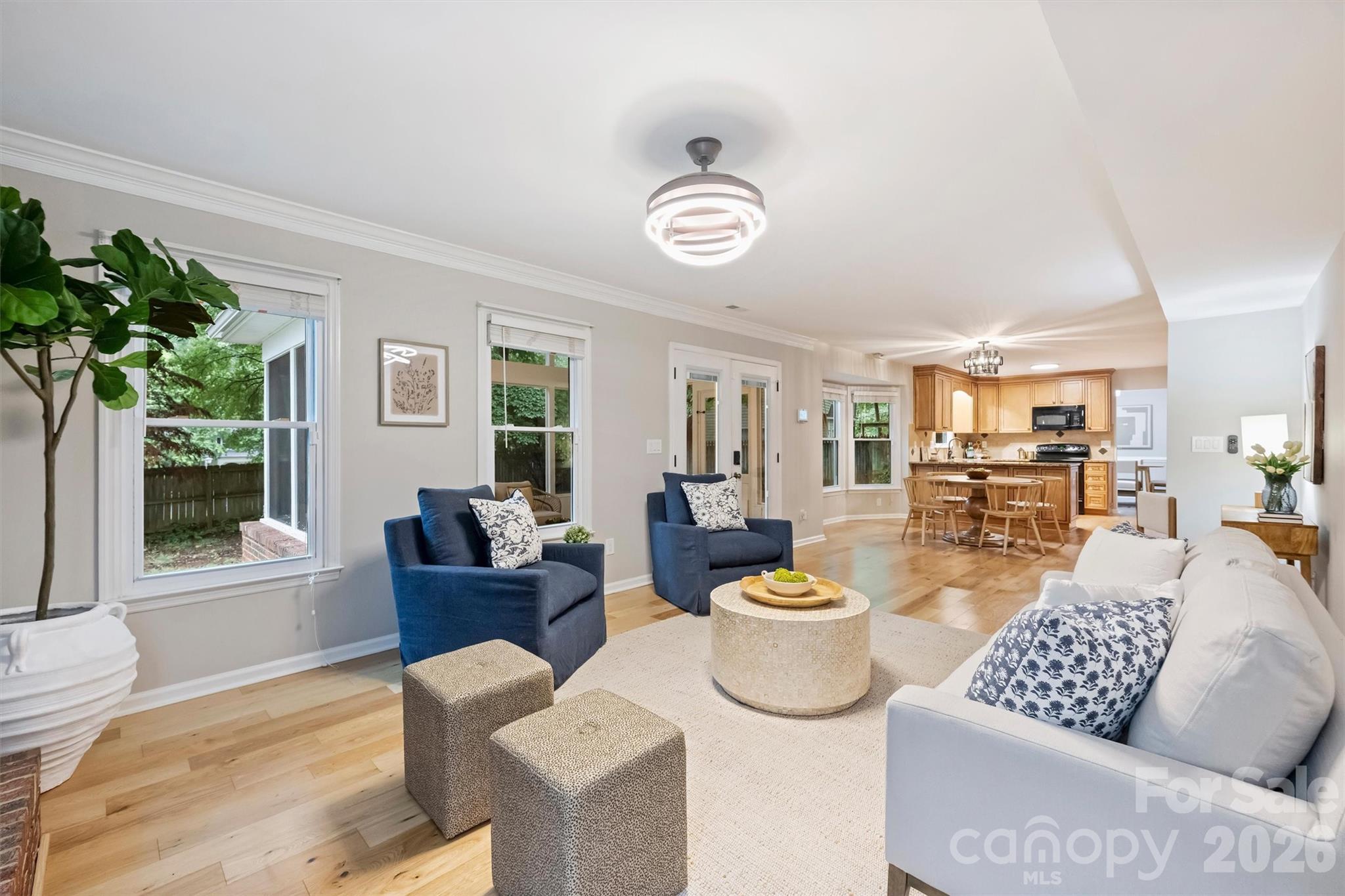2500 Crescent Knoll Drive