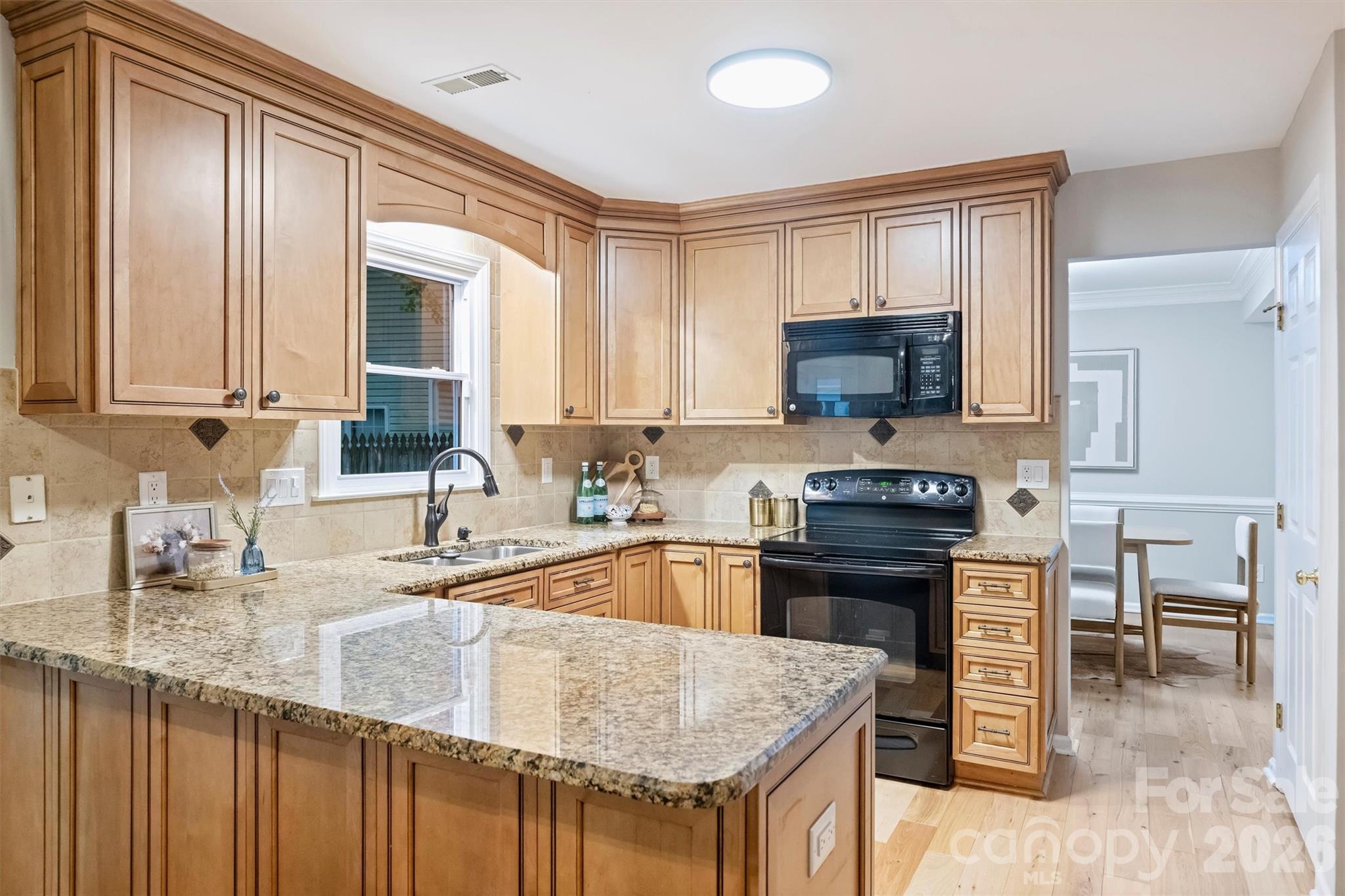 2500 Crescent Knoll Drive