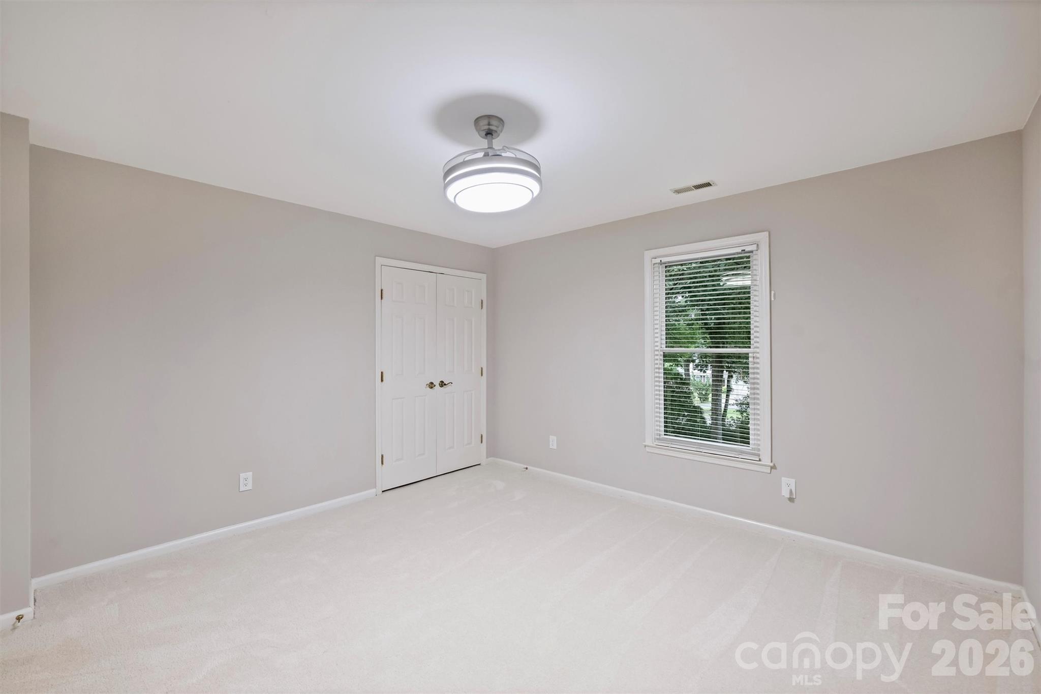 2500 Crescent Knoll Drive