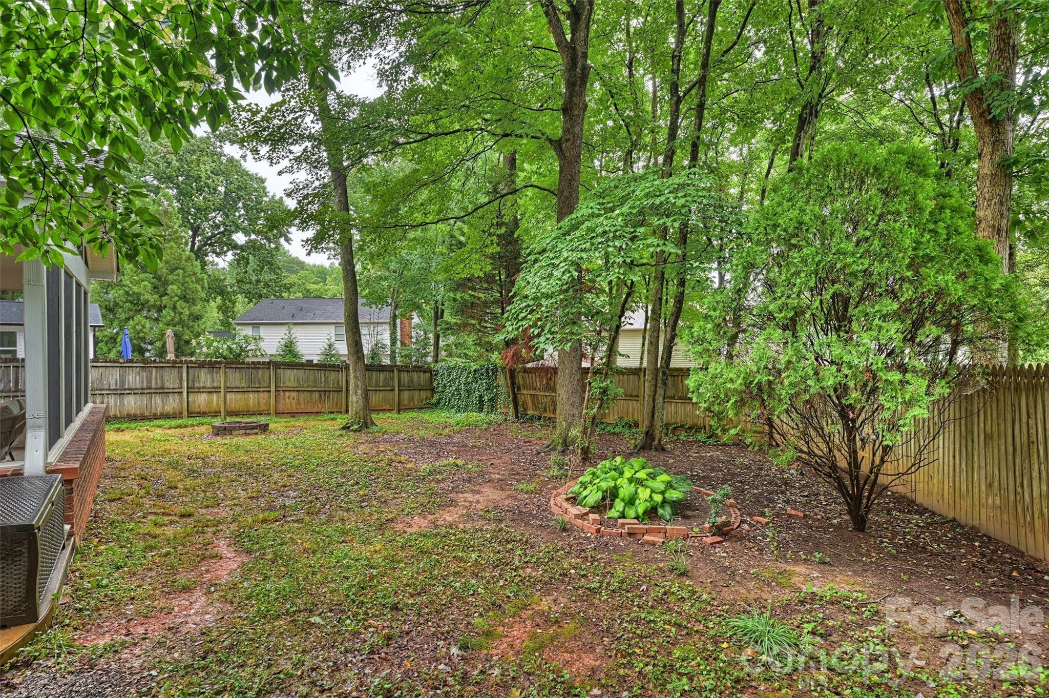 2500 Crescent Knoll Drive
