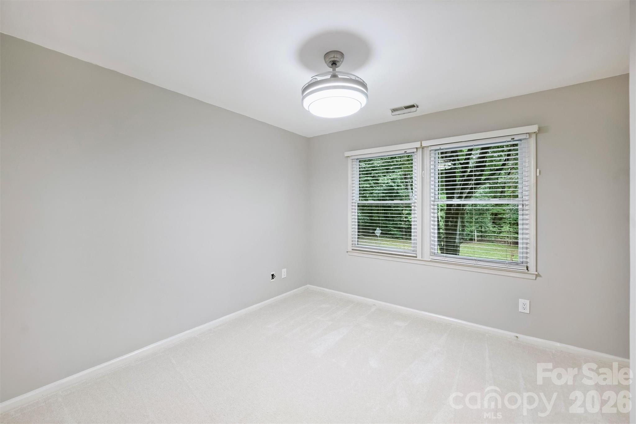 2500 Crescent Knoll Drive