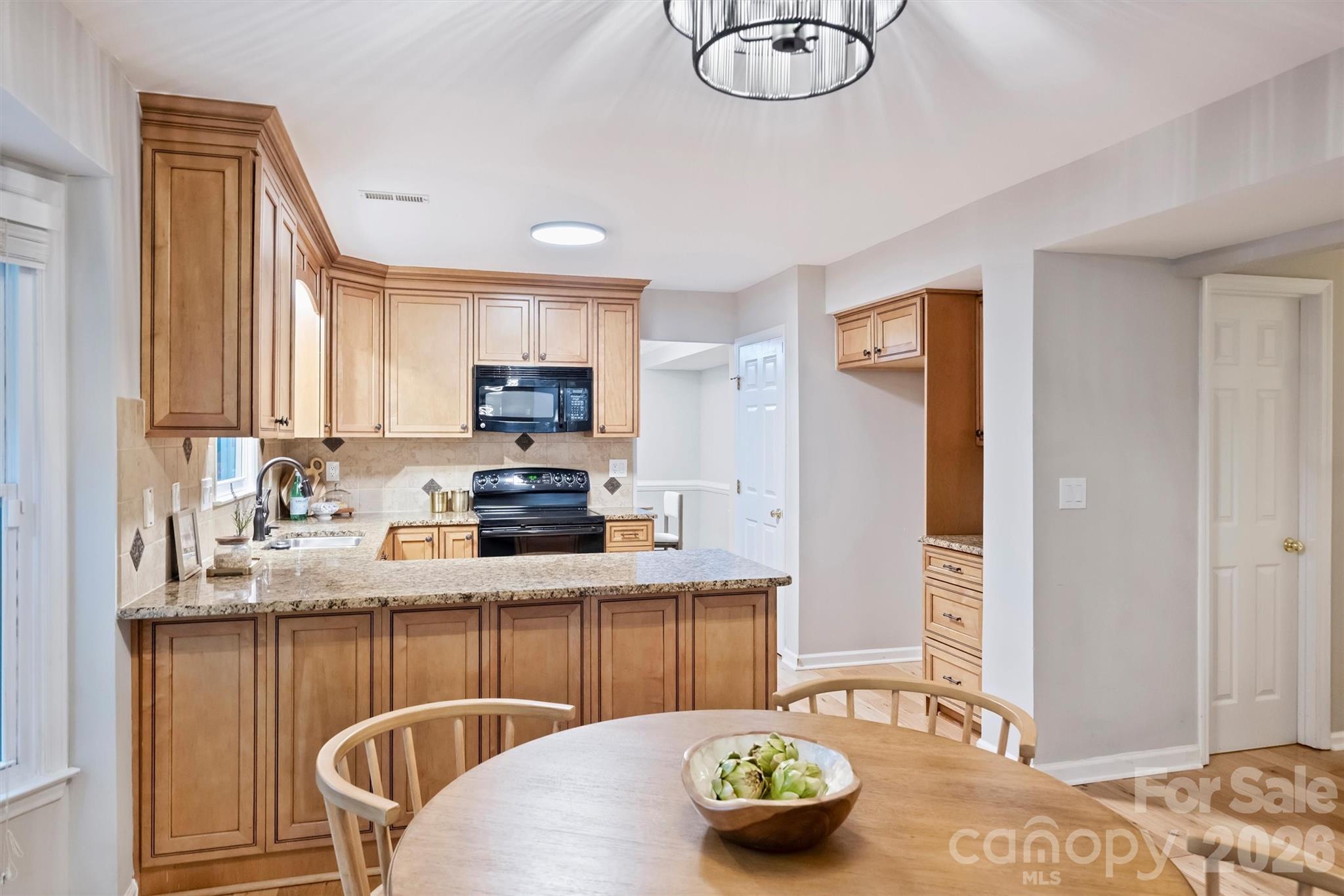 2500 Crescent Knoll Drive