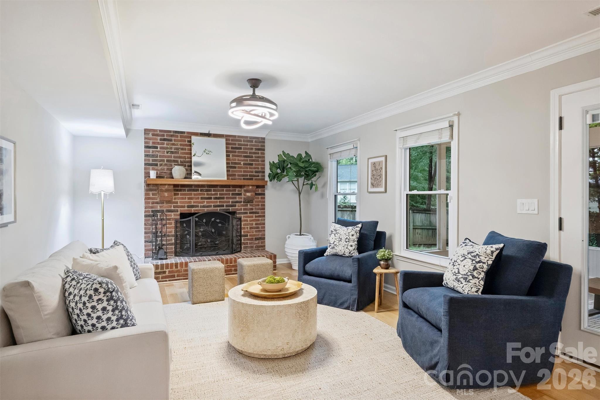 2500 Crescent Knoll Drive