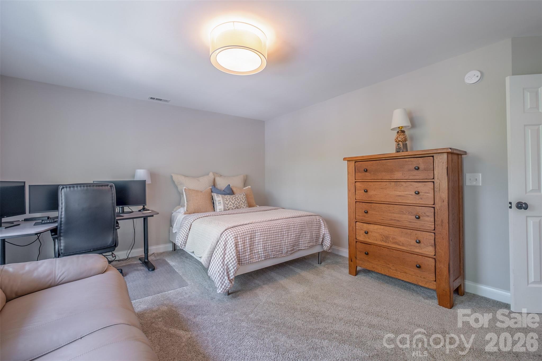 913 Grayscroft Drive
