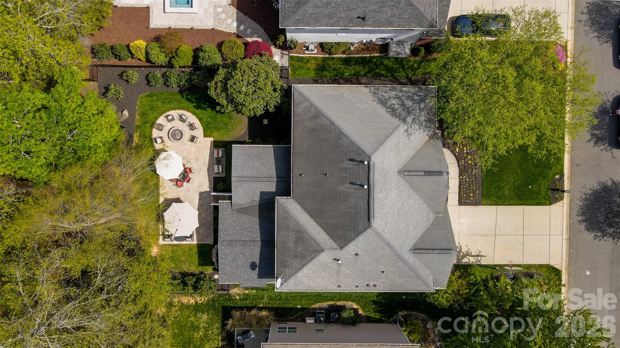 913 Grayscroft Drive
