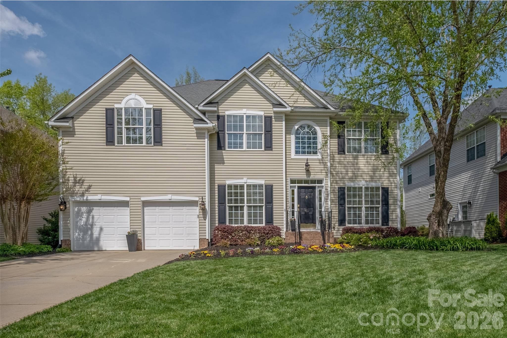 913 Grayscroft Drive