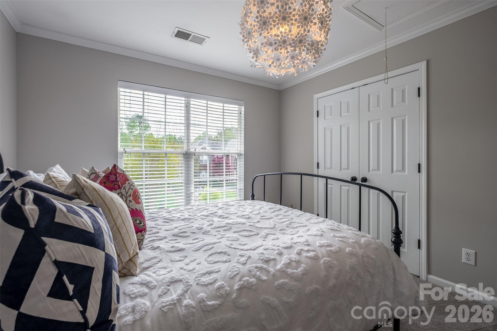 913 Grayscroft Drive