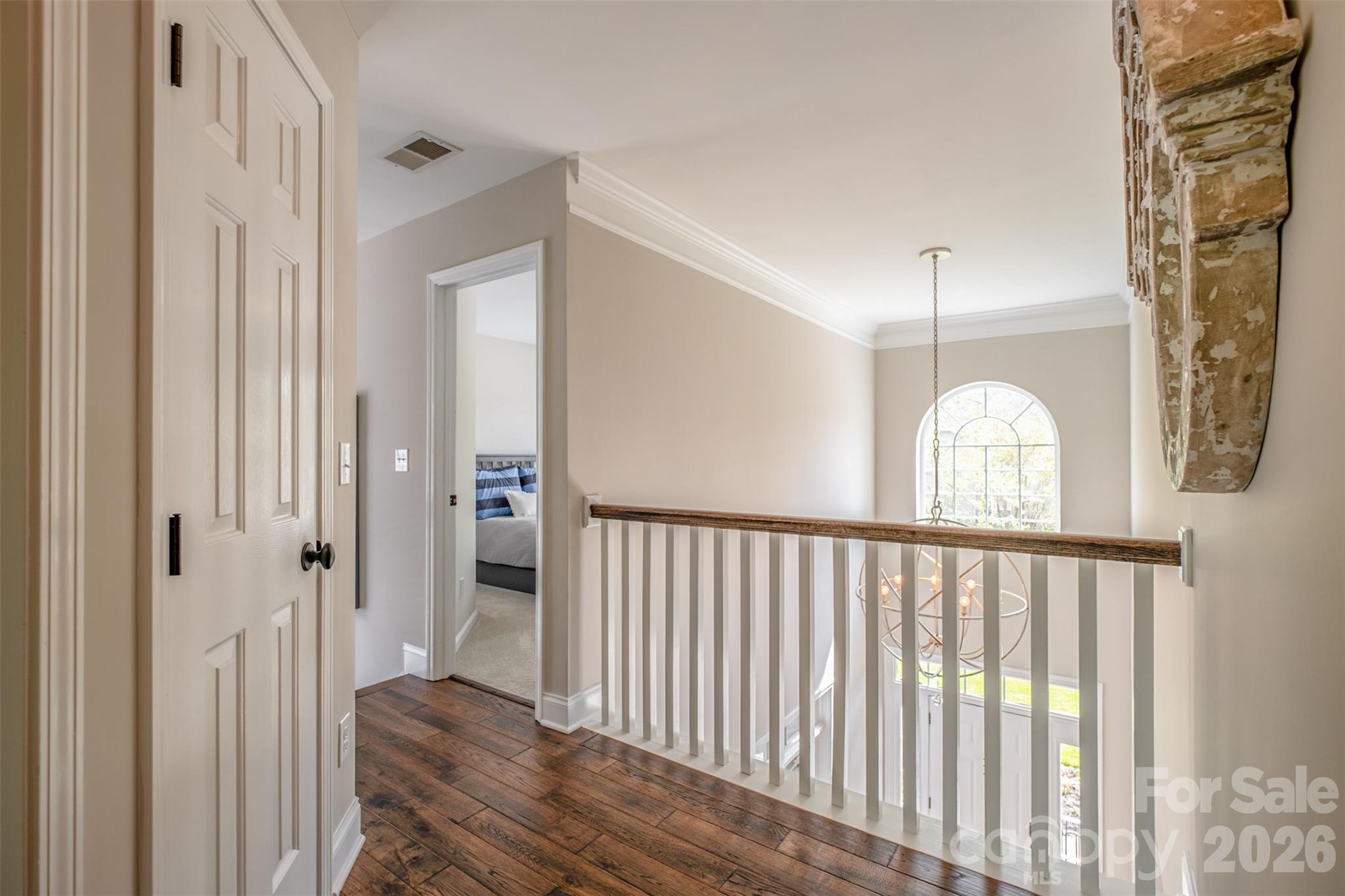 913 Grayscroft Drive