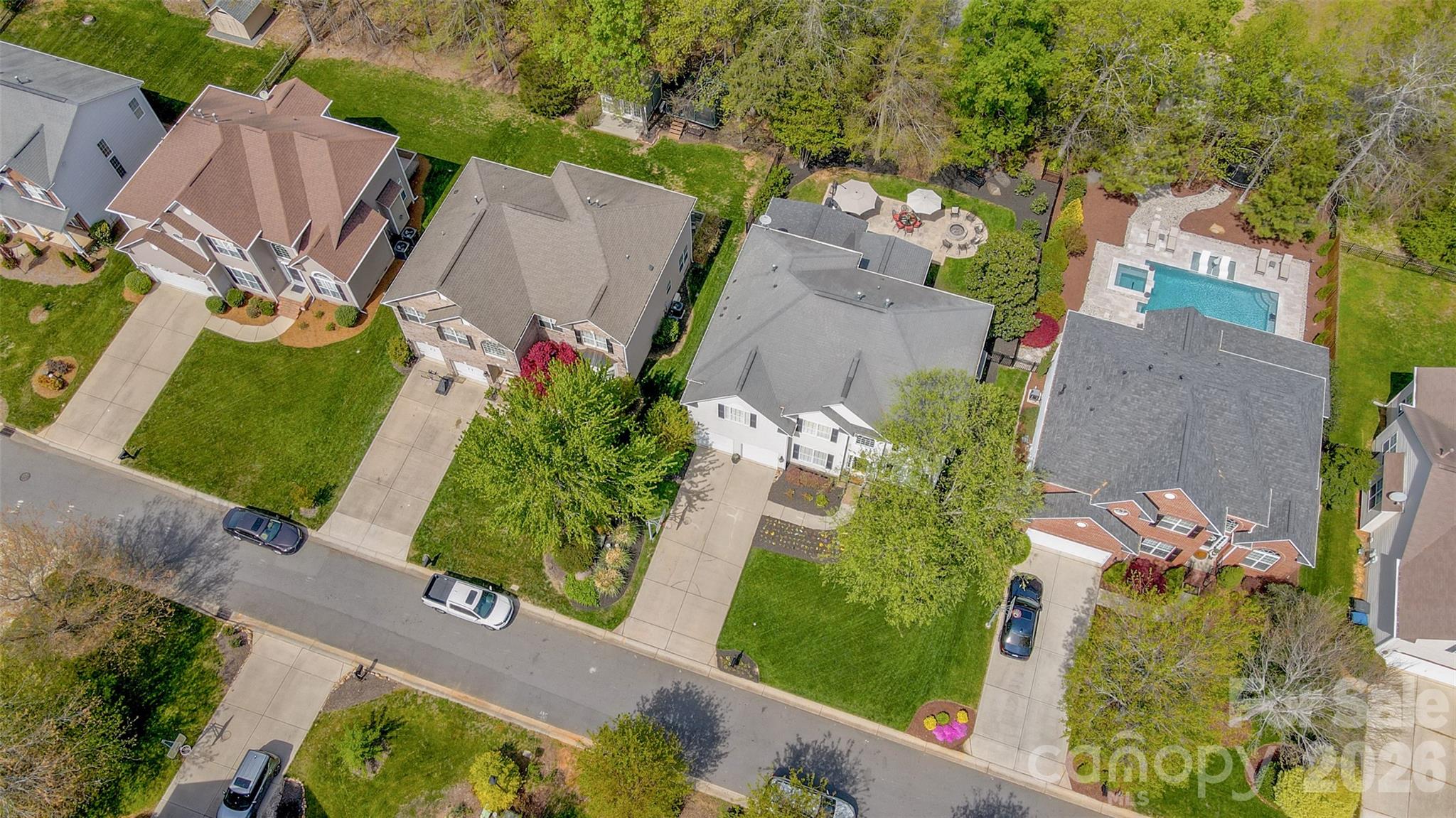 913 Grayscroft Drive