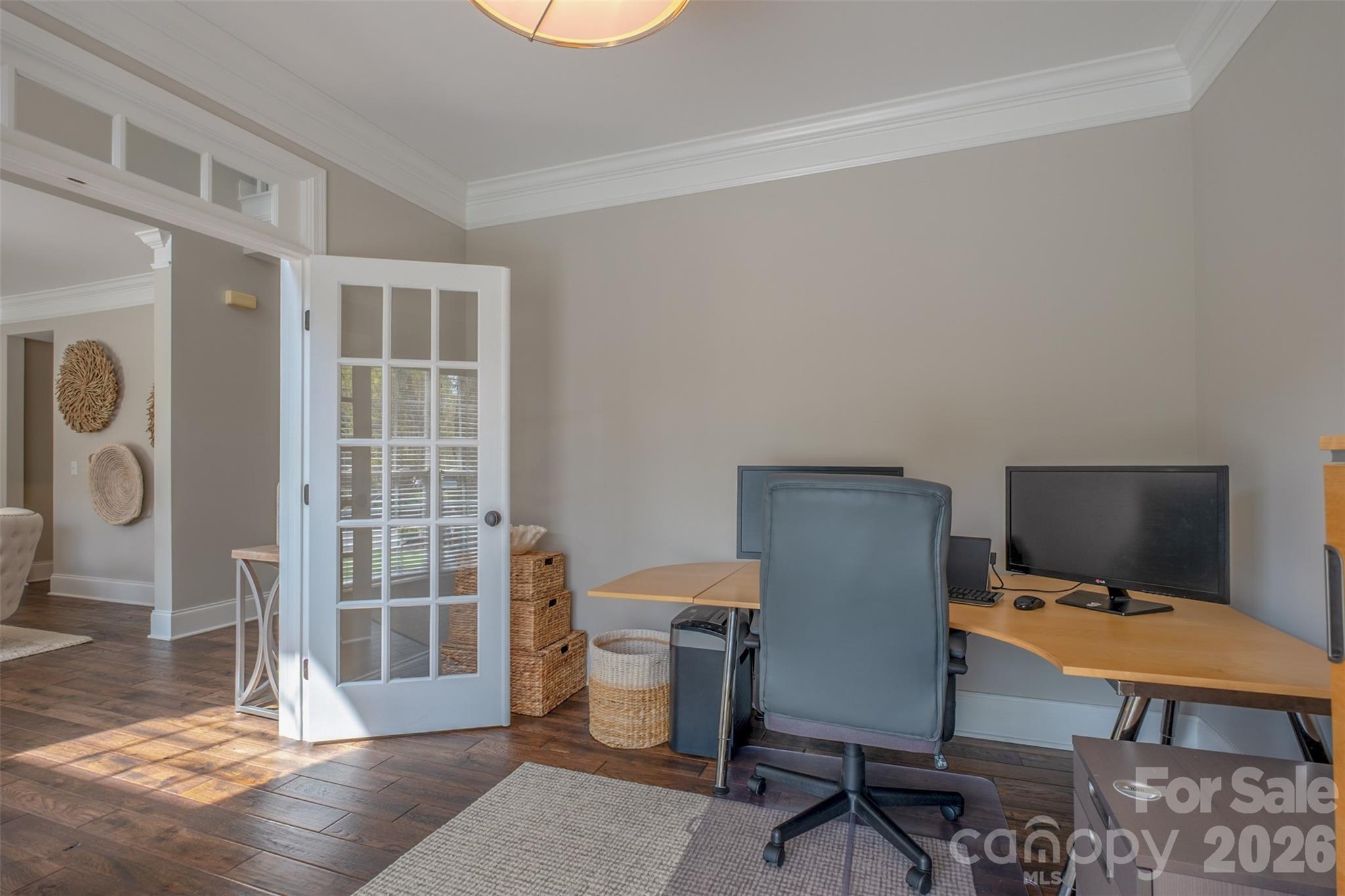 913 Grayscroft Drive