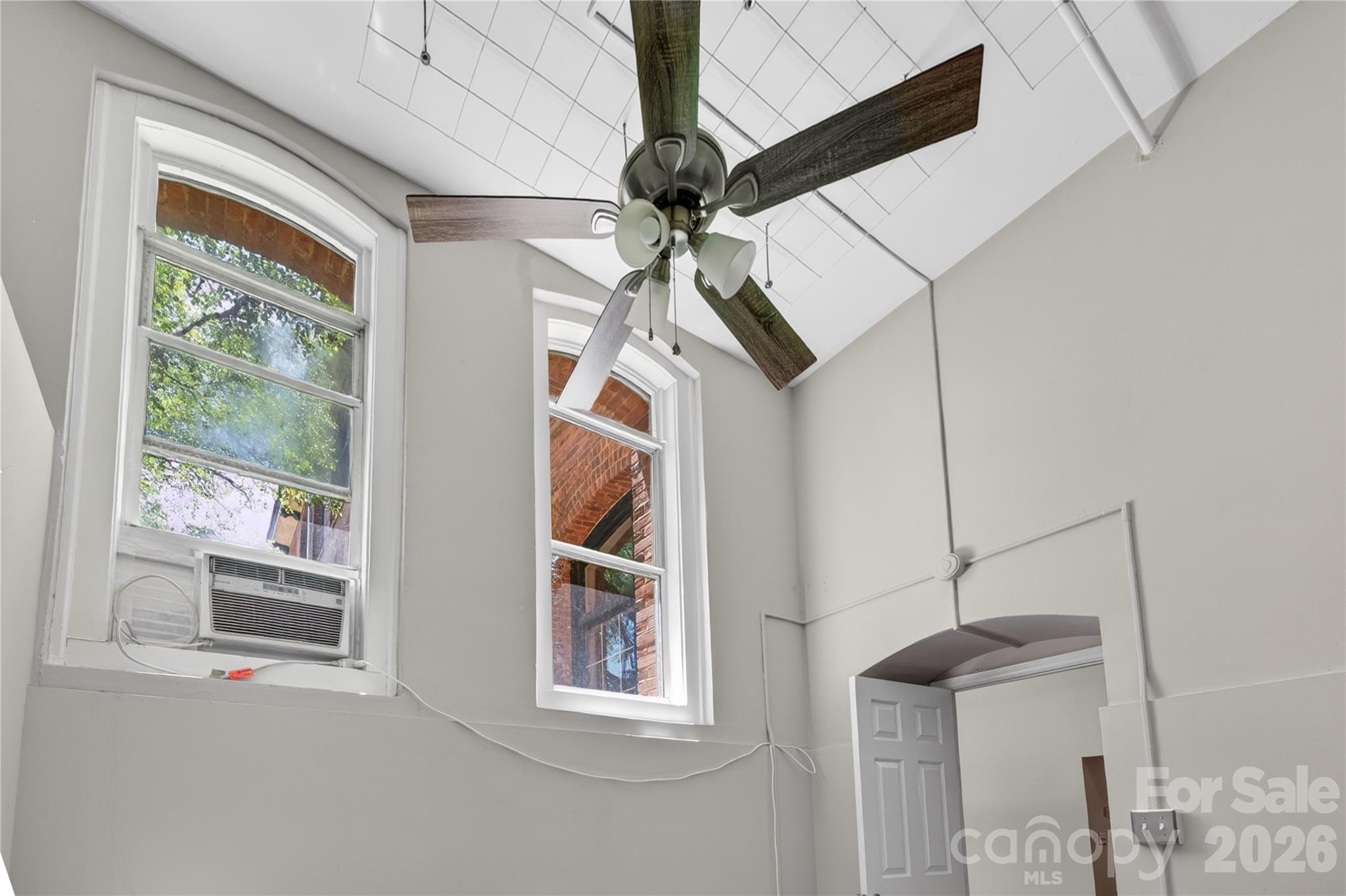 201 S Hoskins Road Unit: 121