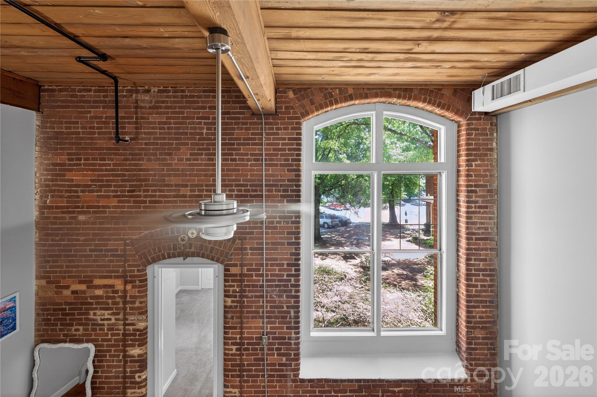 201 S Hoskins Road Unit: 121