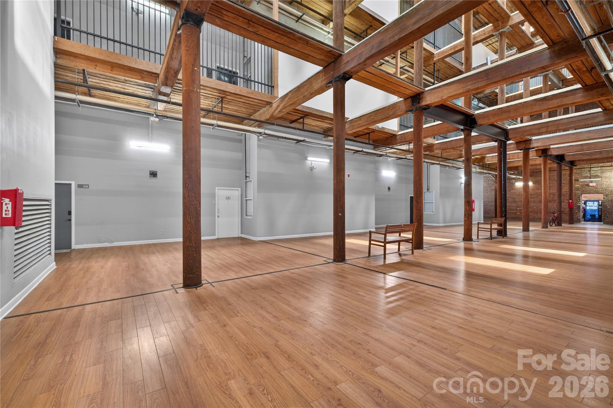201 S Hoskins Road Unit: 121