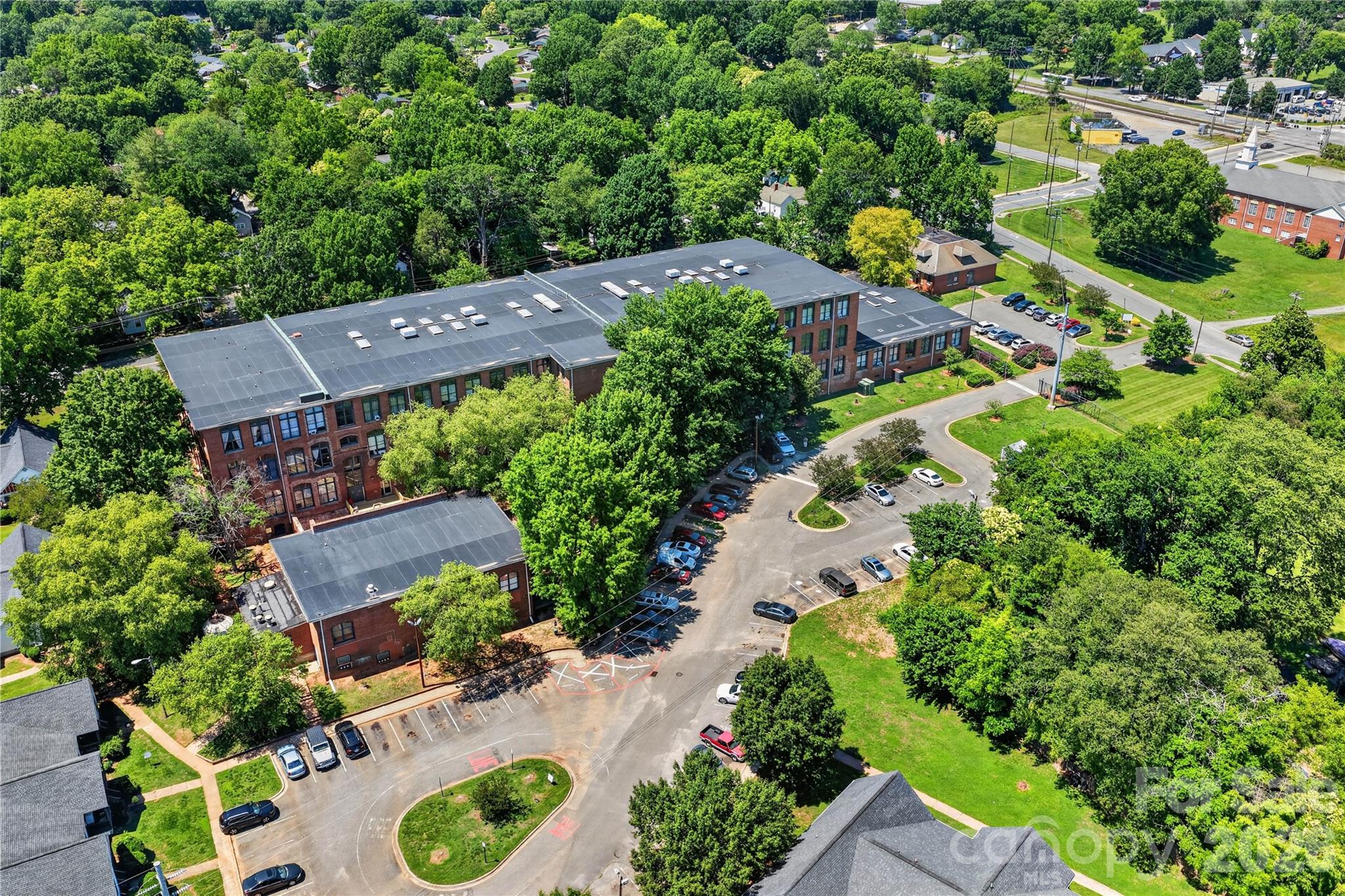 201 S Hoskins Road Unit: 121