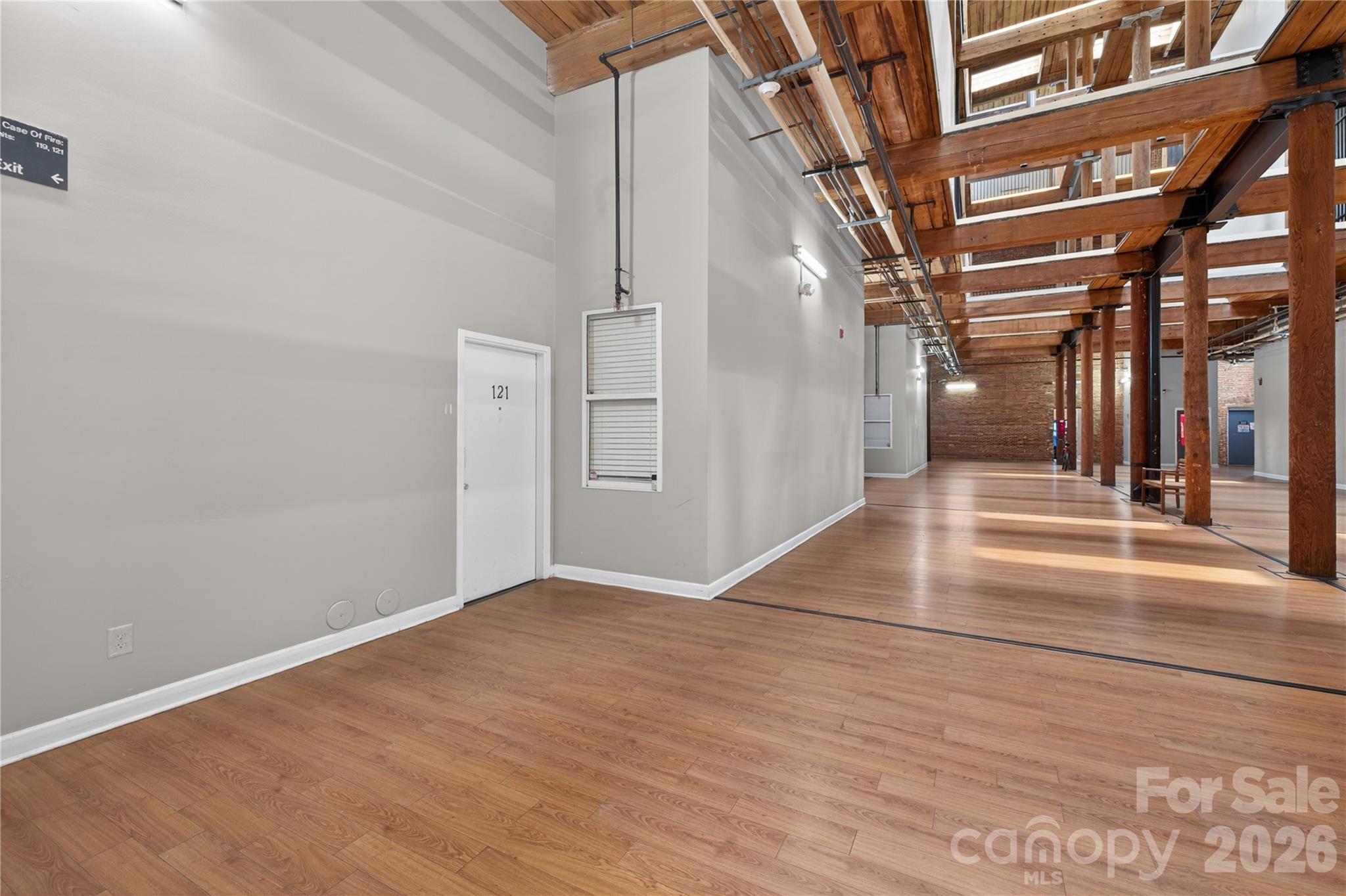 201 S Hoskins Road Unit: 121