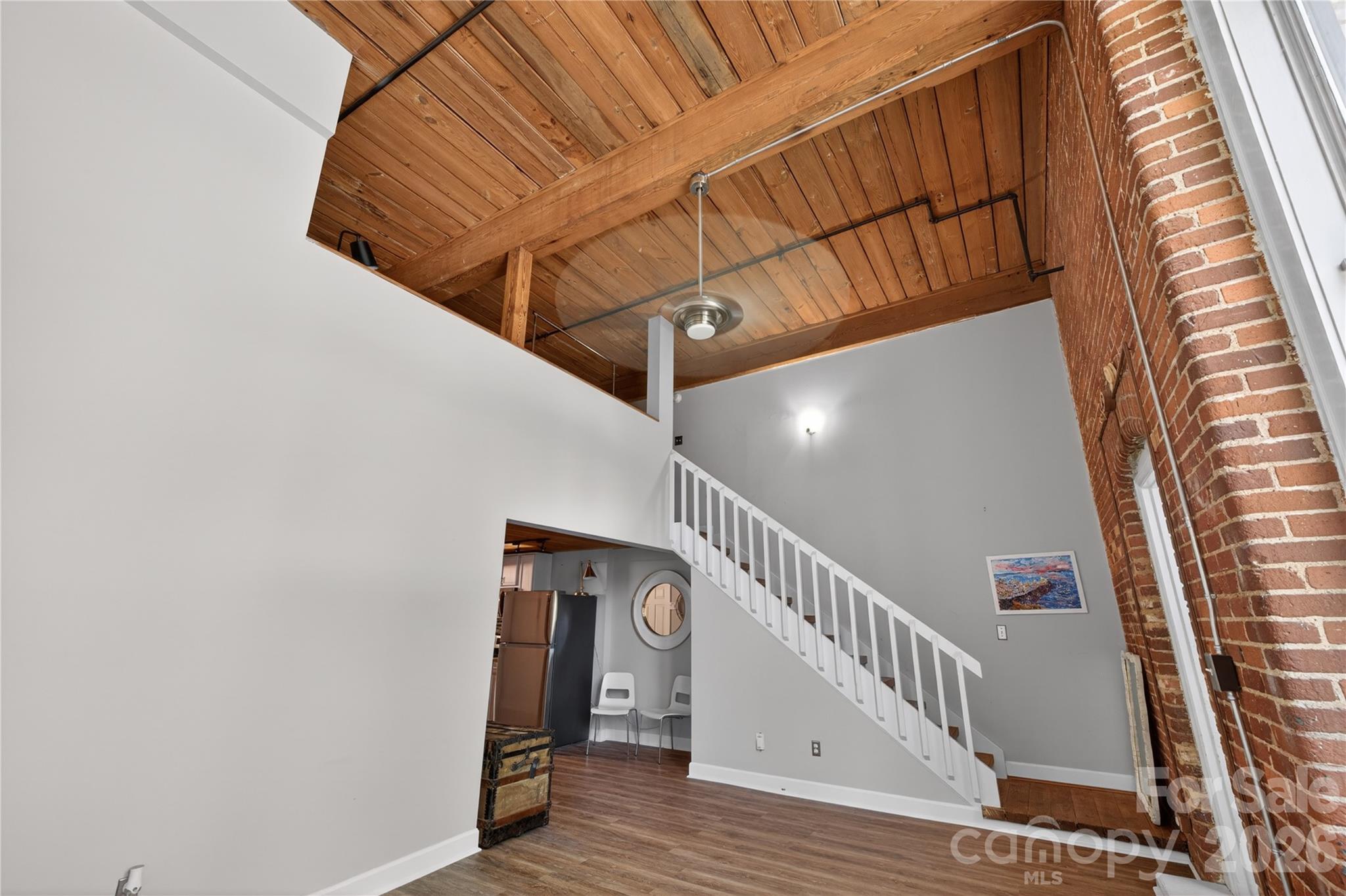 201 S Hoskins Road Unit: 121