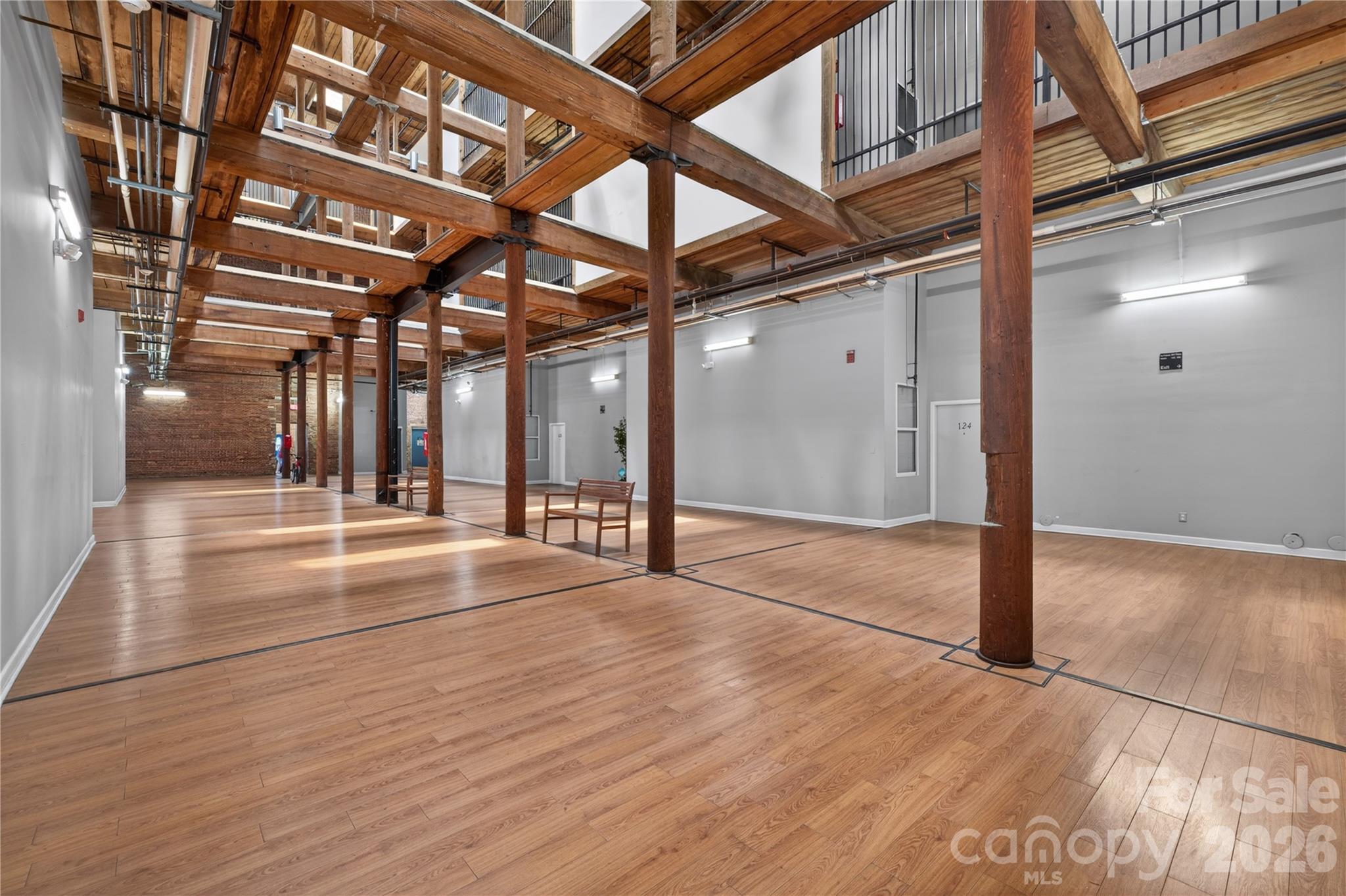 201 S Hoskins Road Unit: 121