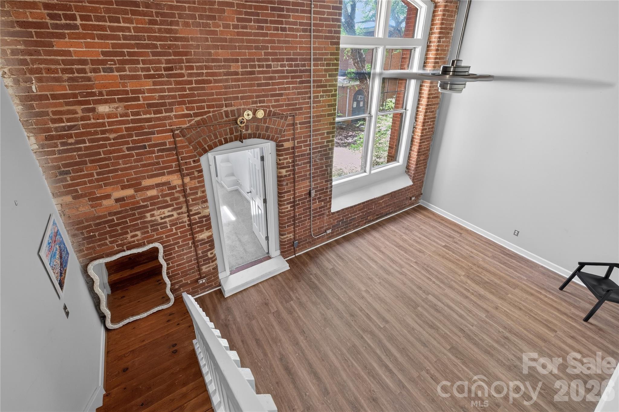 201 S Hoskins Road Unit: 121