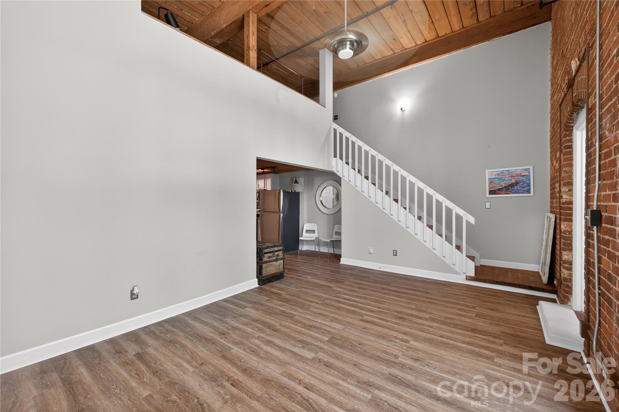 201 S Hoskins Road Unit: 121