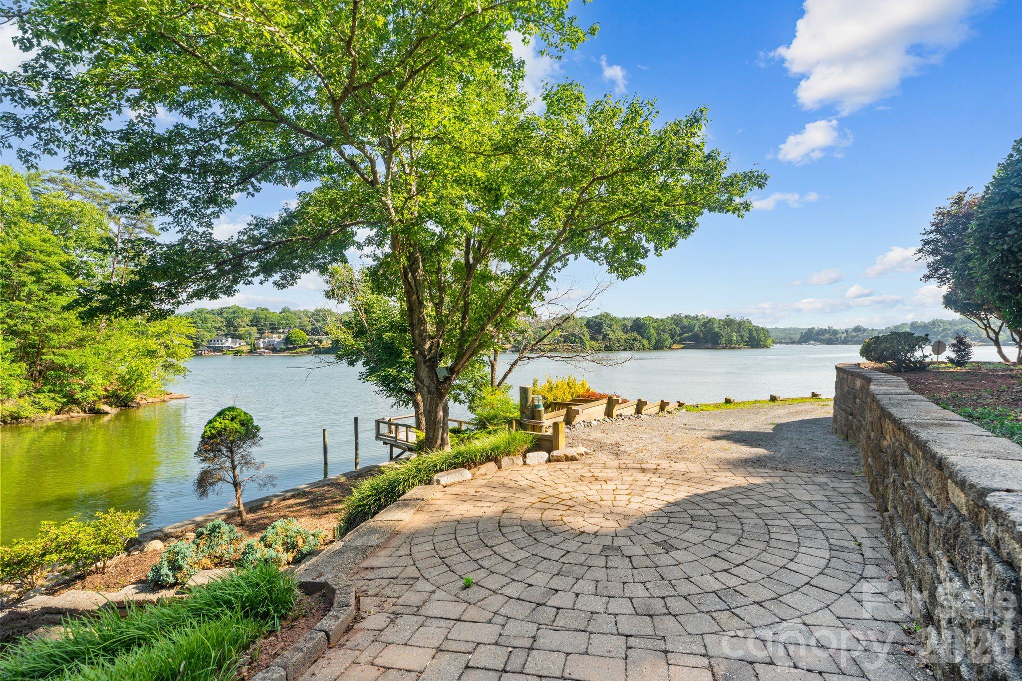 6296 Southlake Drive