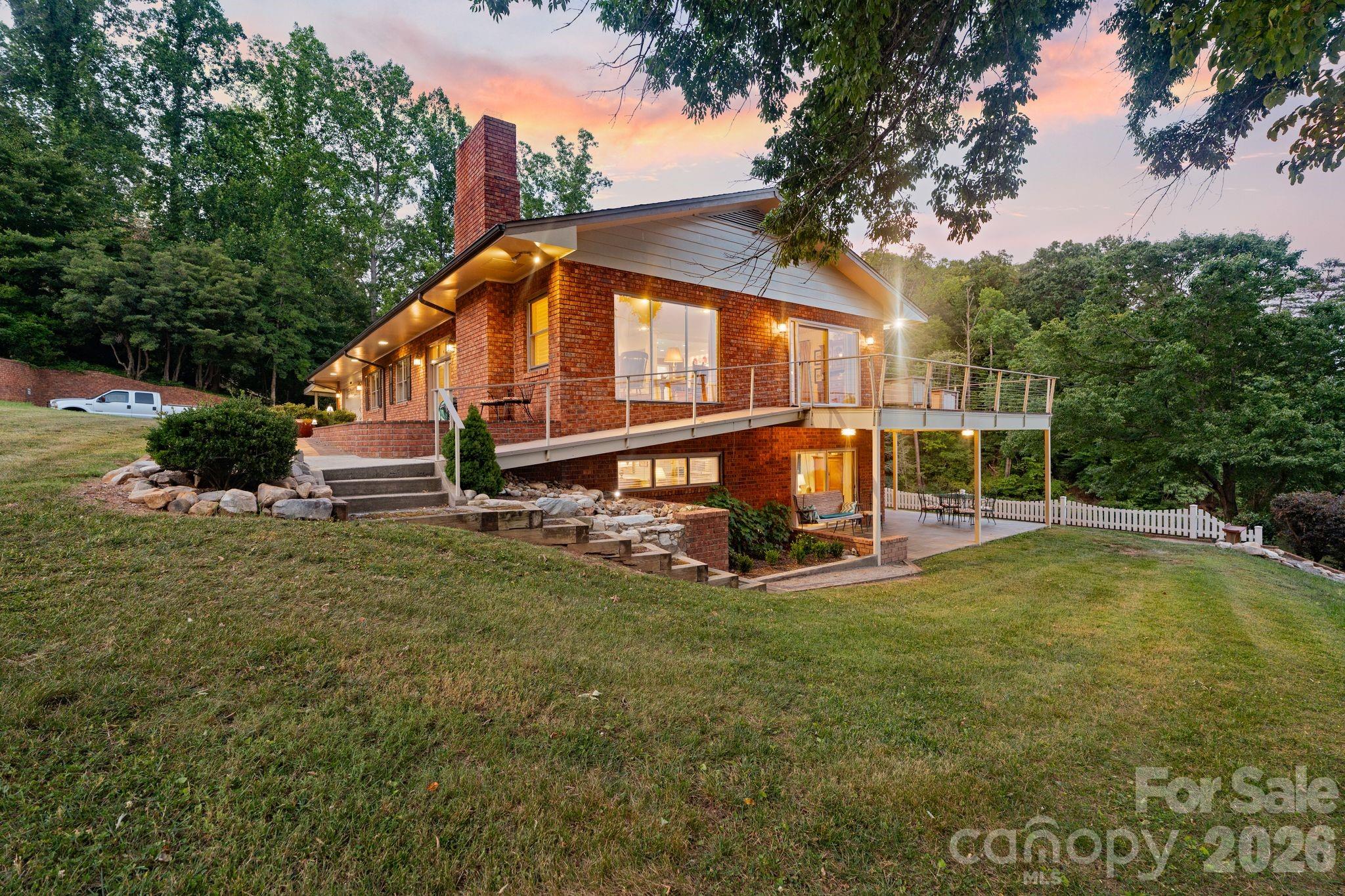 6296 Southlake Drive