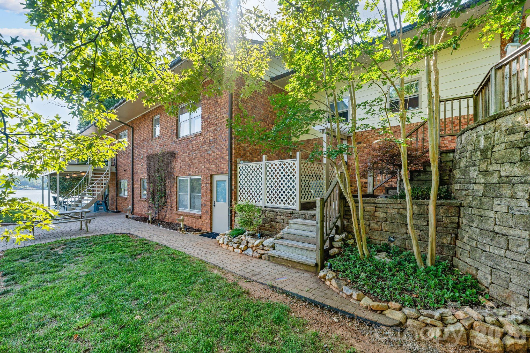 6296 Southlake Drive