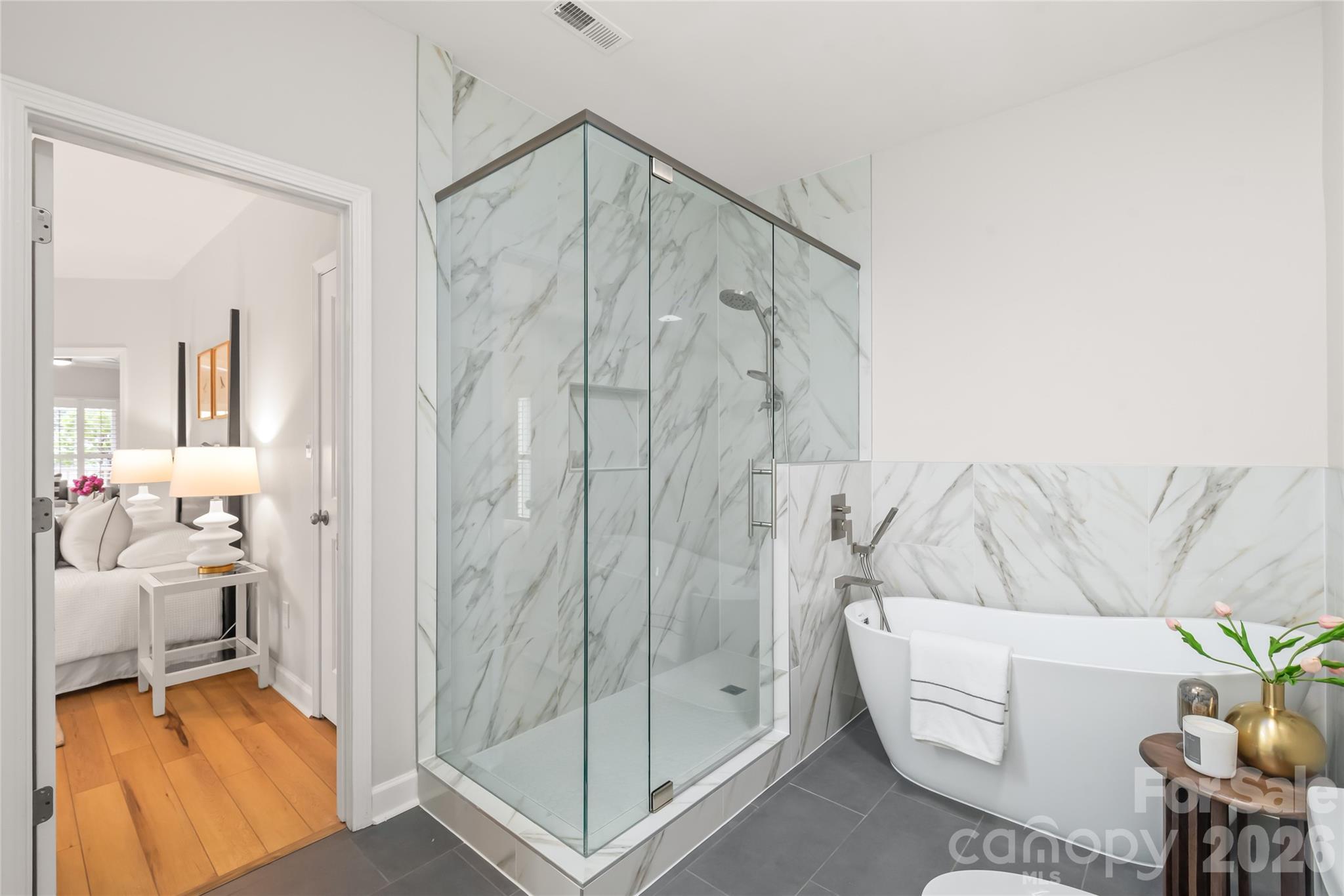 2000 Euclid Avenue Unit: D2